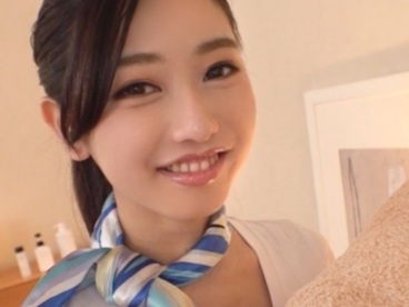 【悪徳エステ】童顔スレンダーな美人エステティシャンをセクハラ施術！華奢な体をバックから激しく突きまくり、喘ぎ声が漏れるまで責めまくる！♡