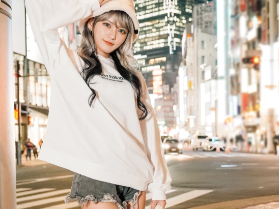 【エロギャルとヤリまくり】『気持ち良すぎる～！』バチカワギャルがパイパンオマ●コを激ピストンされ、生チ●ポの快感に悶絶！♡