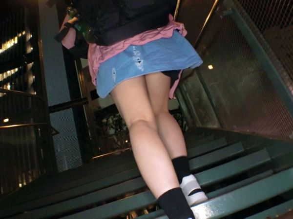 【ドM娘の淫乱覚醒】『もっと激しくして…』性欲旺盛な素人娘が電マ責め＆手マンで大洪水！ケツを叩かれて感度MAX、ネバネバ本気汁を垂れ流すメス顔がエロすぎる！ドM女子の淫乱プレイにフル勃起必至！♡