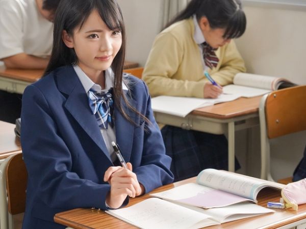 【禁断の校内ラブ】『先生、我慢できないよ…』学校一の美少女JKが担任教師を誘惑！制服姿で大胆に押し倒し、初々しいセックスに挑戦！ウブな女子高生が先生のチ○ポに夢中♡