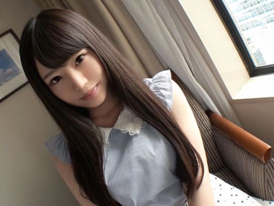 【ウブな19歳初体験】黒髪ロングの清楚系美少女がAVデビュー！美白でプリッとしたお尻が最高すぎる！！大人しそうな見た目とのギャップがヤバい…初々しいセックスに興奮間違いなし！