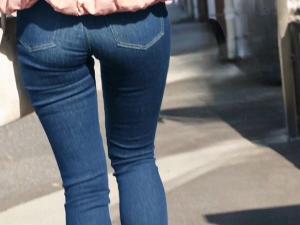 【美脚人妻の危険な火遊び】『ダメ…でも気持ちいい…』30代後半のスレンダー奥様が禁断の浮気に溺れ、ご無沙汰マ○コで他人チンポの快楽を貪りまくる！♡