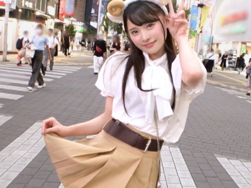 【ロリ顔のギャップ】『そんなに激しく…ダメッ！』童顔美少女の隠れた剛毛マ●コが丸見え！ジャングルみたいなアソコをグチョグチョに濡らして、肉棒に激しく突かれて感じまくるエロ娘！♡