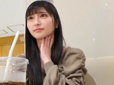 【初体験の美少女】 清楚なスレンダー美ボディが乱れる！ 細腰を掴んで生挿入、パイパンマンコにズブズブ♡