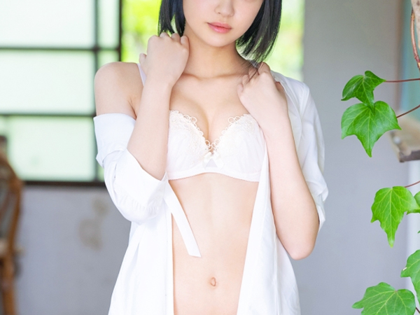 【色白美少女のご奉仕タイム】『私が気持ちよくしてあげる…』スレンダーな美少女が濃厚フェラでチ●ポをトロットロに！騎乗位で腰を振りまくり、チ●ポをヌキまくるエロ可愛いご奉仕セックス♥
