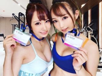 【ギャル痴女に囲まれて】『もっと激しくして♡』ヤリマンギャル2人に挟まれて、エロすぎる3P大乱交！ 淫乱ビッチな彼女たちが、男を翻弄し、濃厚なプレイで快楽の渦に巻き込む…！ ギャルハーレムで最高の夜を過ごせ！