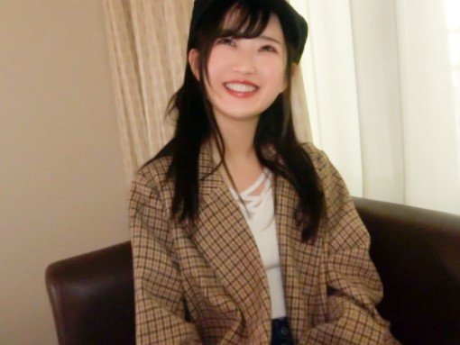 【童顔美少女の悶絶正常位】キュートな顔して感じまくり!ビンビンのチンコで激しくピストンされ、膣奥を突きまくられて快感に顔を歪める!美少女の喘ぎ声がたまらない!!