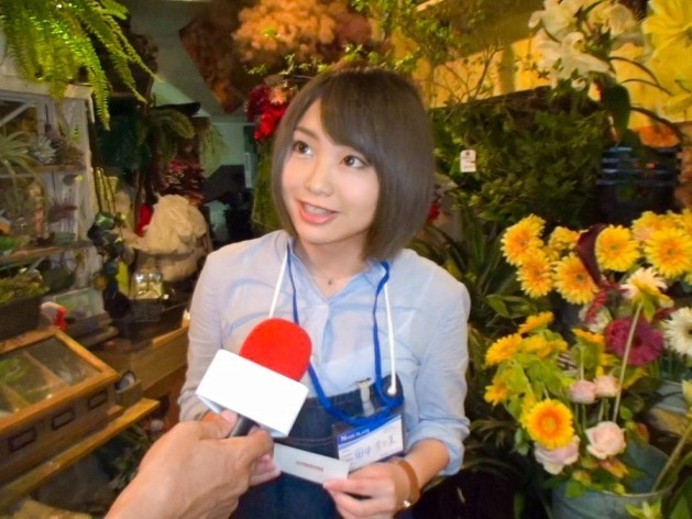 【デカパイ花屋さんとヤリまくり】『気持ちいい…もっと突いて♡』H大好きなJD店員が本領発揮！チンポで激突きされデカパイ揺らして大興奮！！