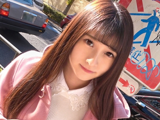 【華奢な美少女の無毛マンコを激突き】『あっ…そこダメぇ！』貧乳ちっぱいの美少女が、激しいピストンで感じまくる！無毛の敏感マンコを激しく突き回され、華奢なカラダが震えるほど感じちゃう！美少女の喘ぎ声が超エロい♡