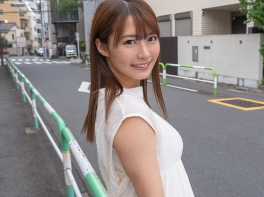 【制服美少女の悶絶バック】『もっと奥まで…』めちゃキュートな美少女が制服姿で喘ぎまくり！ビンビンチンコでバックから激突きされちゃう！♡