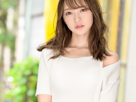 【素人男性の夢が実現！美少女デリバリー】『私でいいの？』圧倒的美少女がスレンダーボディで素人男性を誘惑！濃厚なエッチで乱れまくる姿は必見！素人男性のチ○ポを優しく包み込み、夢のような時間を過ごす！♡