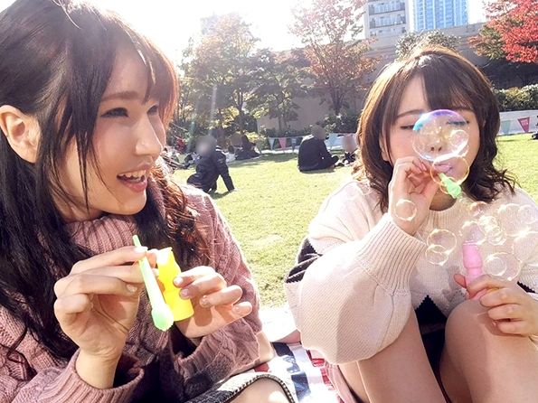 【芝生で遊ぶJD2人をナンパ即ハメ】『えっ、ここでするの？』無邪気な笑顔のJDたちが正常位生ハメでド淫乱覚醒！可愛い顔してエロすぎる！♥