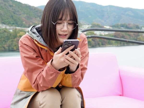 【ラブホの裏側】『ダメ…ここじゃ…』内気な美少女清掃員がダメニートと禁断のイチャラブSEX！フェラ＆乳首舐めでご奉仕、生ハメで感じまくり♡