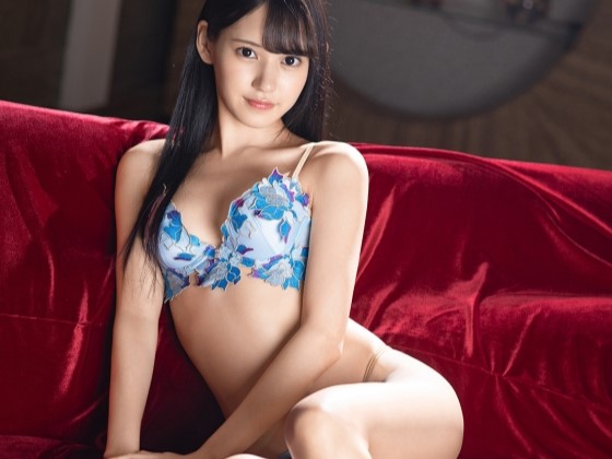 【激カワ美少女】細身ボディを激しく突かれ感じまくる！キュートな顔と華奢なカラダが乱れる姿にフル勃起確定♡